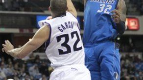 Mavericks levantan cabeza al derrotar a Kings