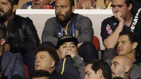 Maradona no puede coronar su temporada en México
