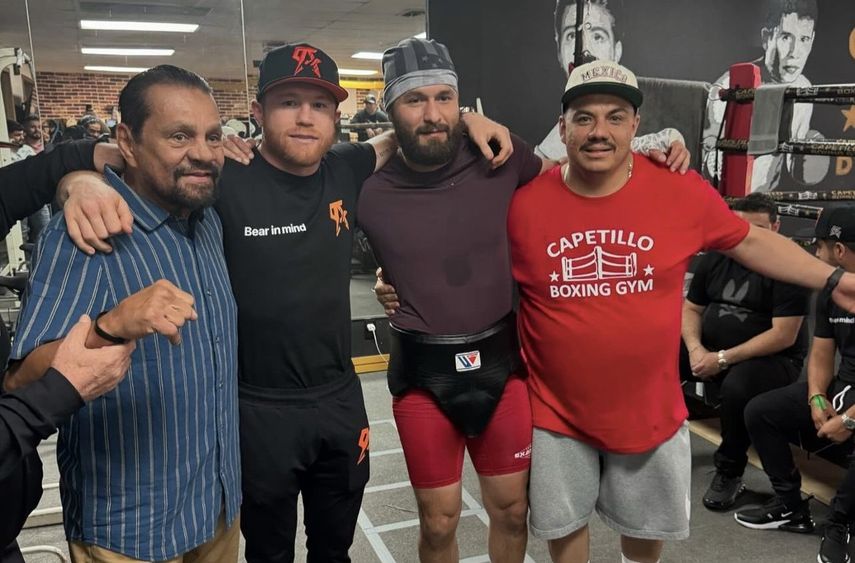 Roberto Durán comparte con Canelo Álvarez previo a choque con Jaime Munguía