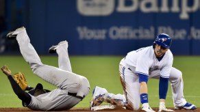 Yanquis recortan terreno a Azulejos gracias a jonrón de Bird