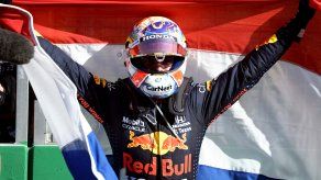 Verstappen gana en Países Bajos y recupera el liderato