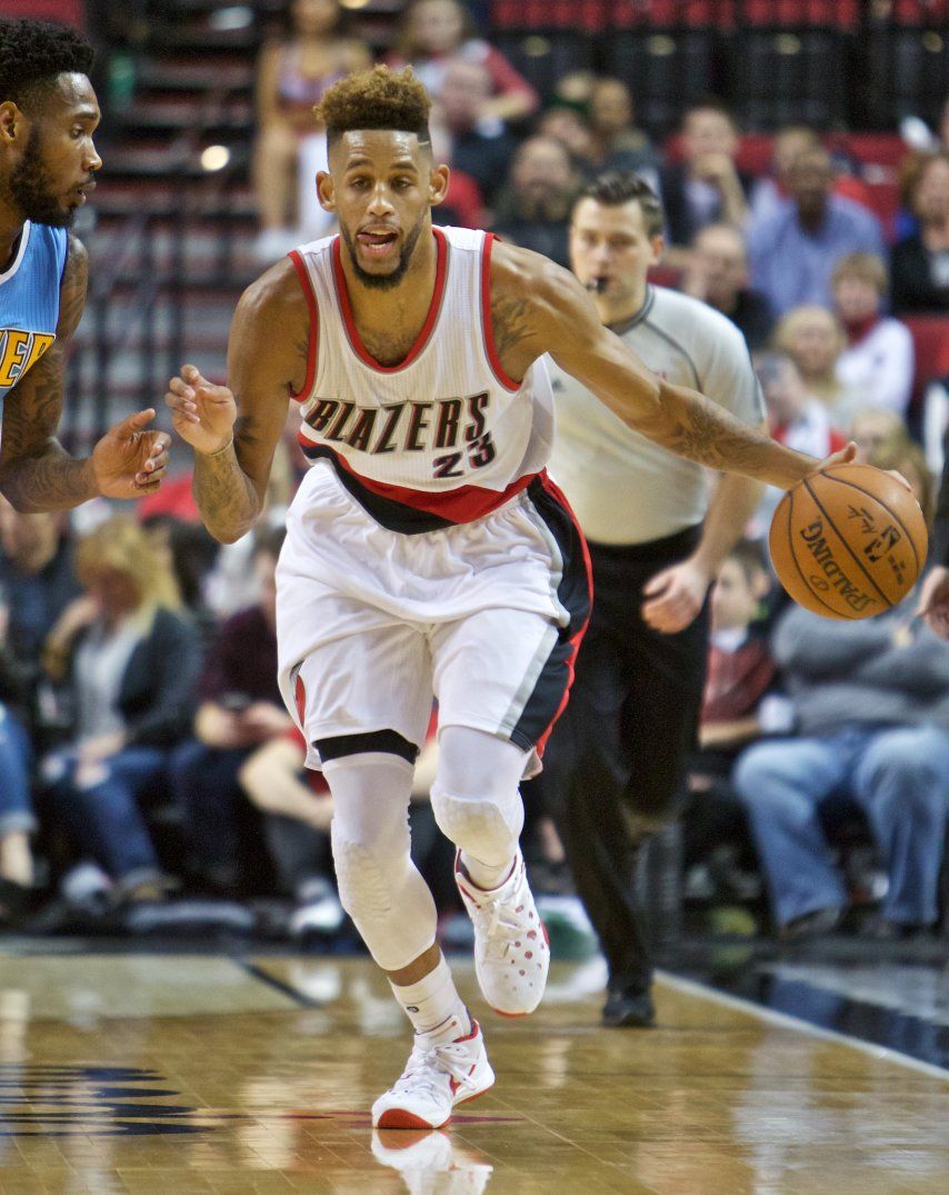 McCollum destaca, y Blazers derrotan a Nuggets