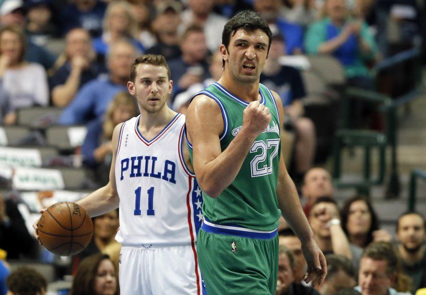 Mavericks navegan tranquilos y aplastan a 76ers