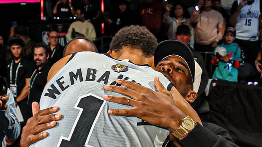 Los Spurs eliminaron a los Thunder y jugarán la final de NBA Cup ante los Knicks