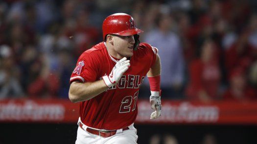 Trout sigue en racha, Angelinos ganan 5-4 a Diamondbacks