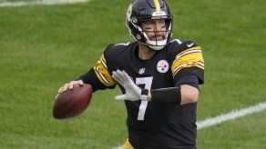Steelers siguen perfectos con paliza a Browns