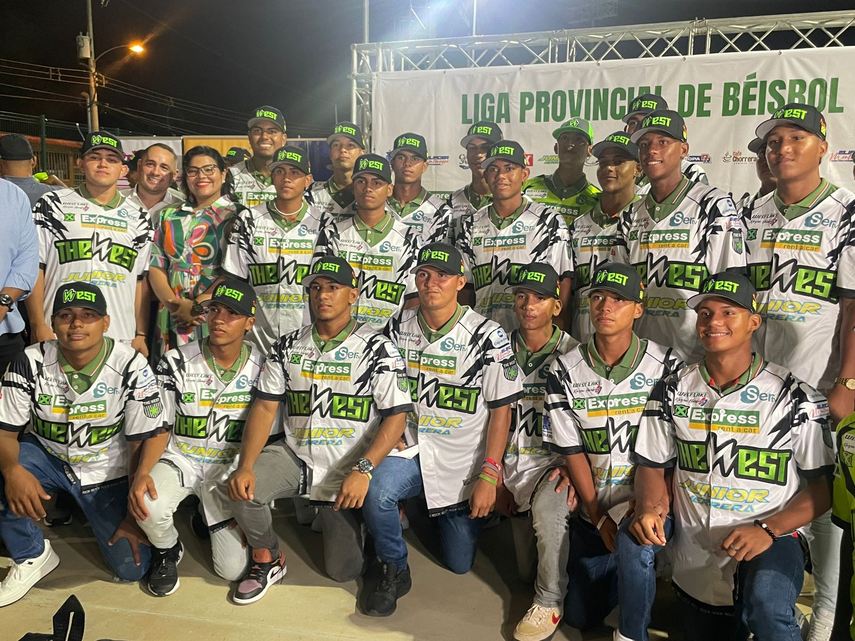 Béisbol Juvenil 2024: El West presentó su indumentaria para defender el tí
