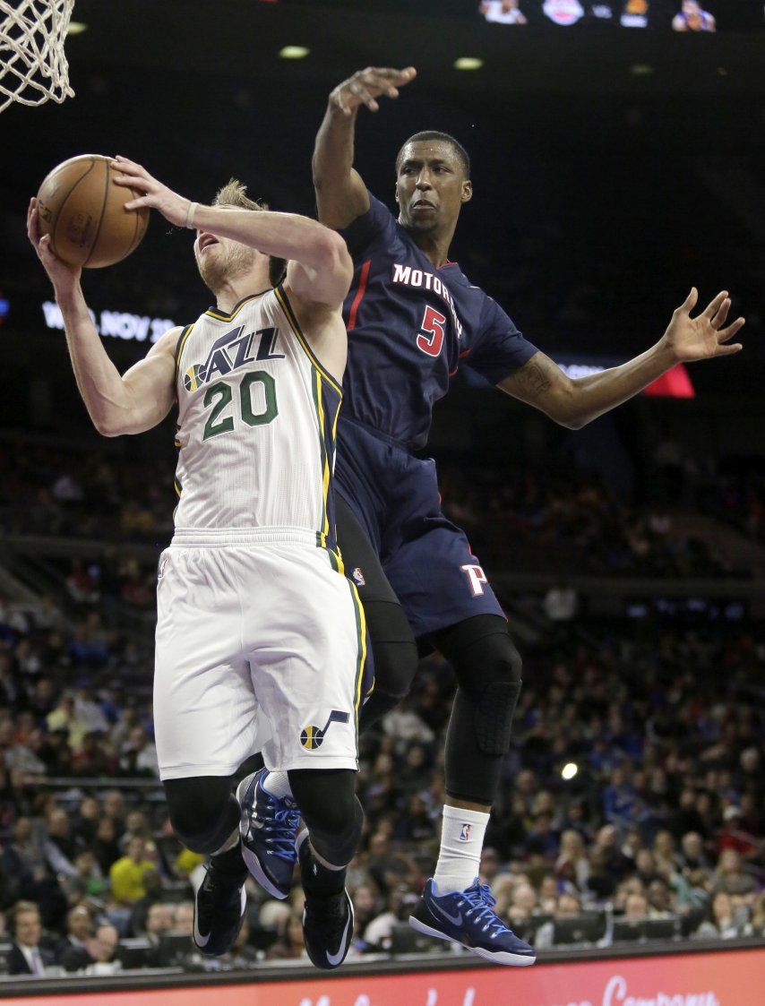 Hayward y Favors dan triunfo al Jazz