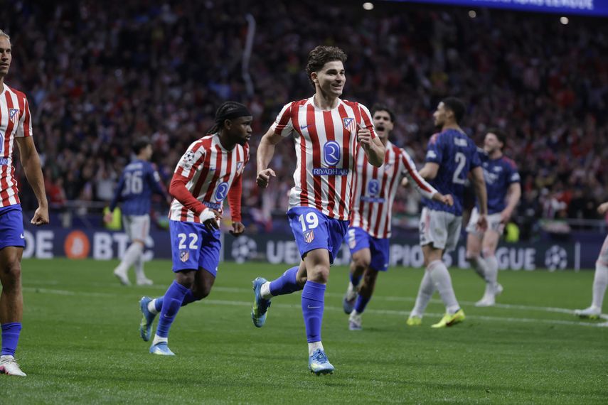 Atlético de Madrid niega cualquier oferta del FC Barcelona por Julián Álvarez