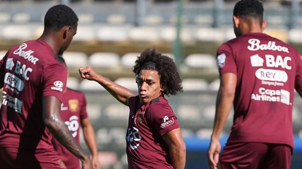 Posible alineación de la selección de Panamá