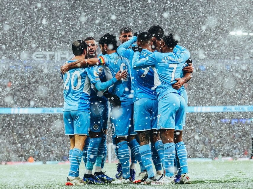 El Manchester City bajo la nieve derrotó 2-1 al West Ham