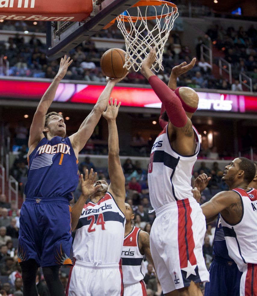 Dragic y Bledsoe ayudan en triunfo de Suns