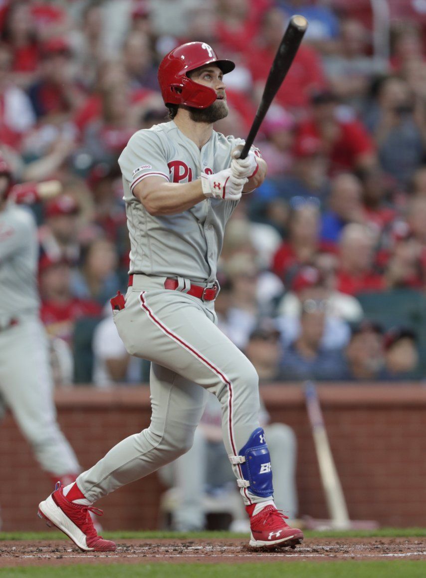 Harper conecta grand slam; Filis apalean a Cardenales