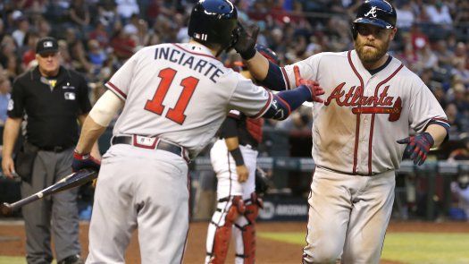 Camargo y McCann jonronean, Bravos ganan a Diamondbacks 6-4