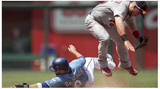 MLB: Cardenales 5, Reales 3; Schumaker y Rasmus pegan de jonrón