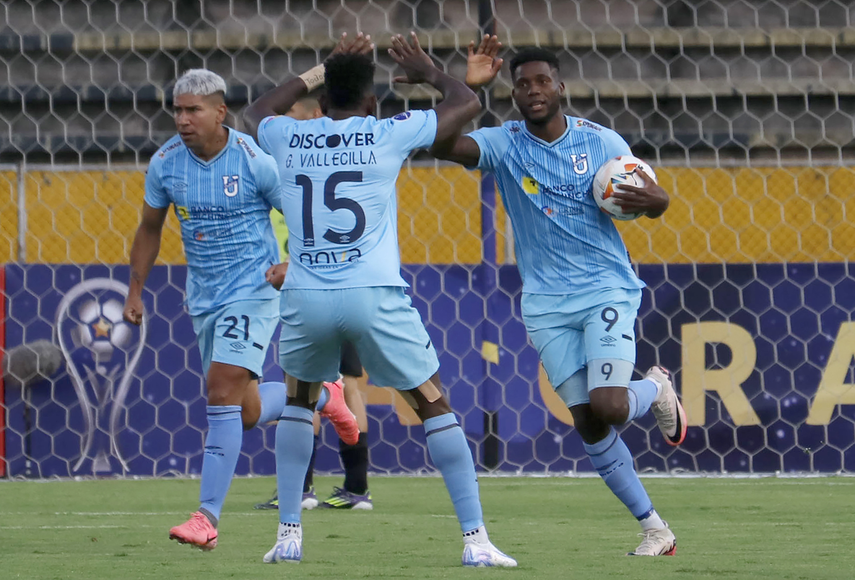 José Fajardo le marcó a Libertad en la Copa Sudamericana