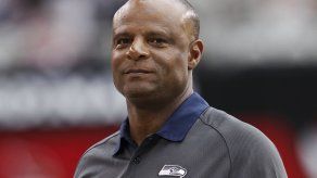 Warren Moon es demandado por hostigamiento sexual