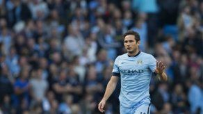 Lampard castiga al Chelsea y Man U se derrumba