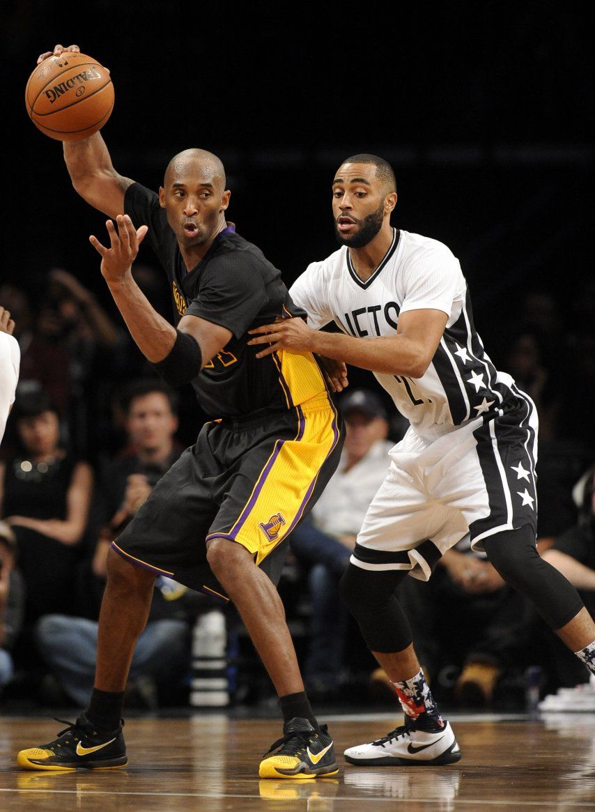 Kobe: No jugaré con otro equipo