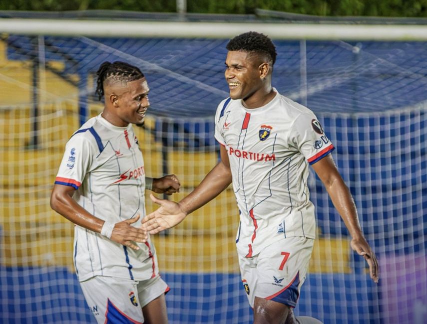 Plaza Amador vence a CD Universitario en Penonomé