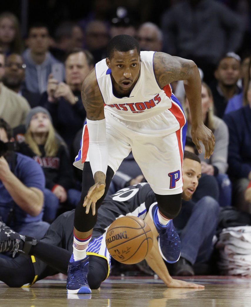 Pistons vapulean a Golden State, pese a 38 puntos de Curry