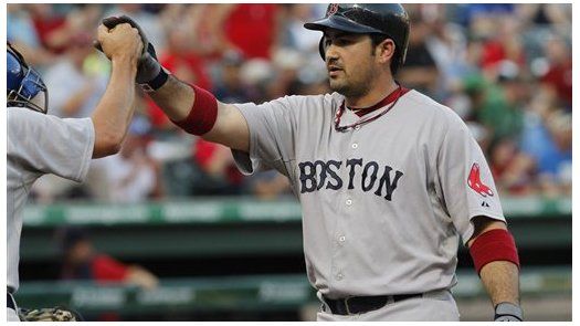 Con 3 jonrones de González, Boston le pisa los talones a NY