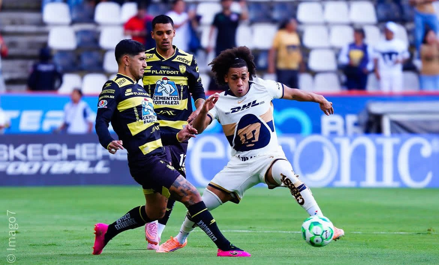 Adalberto Carrasquilla y los Pumas escalan a lo más alto de la tabla