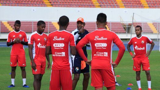 Julio Dely Valdés anuncia lista final para la Copa Oro 2019