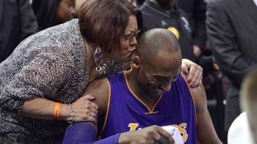 Con 25 de Barnes, Grizzlies doblegan a Lakers