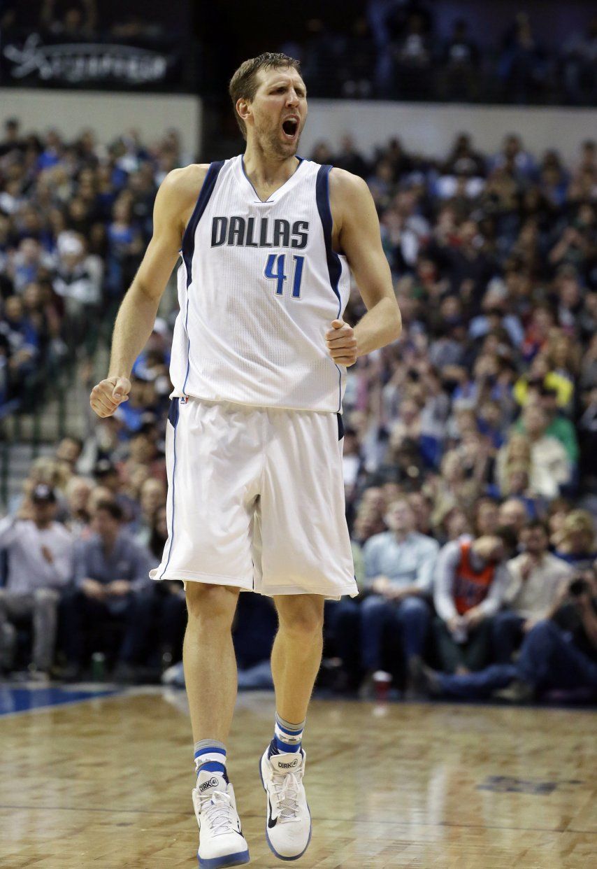 Curry y Nowitzki dan a Mavs victoria sobre Thunder