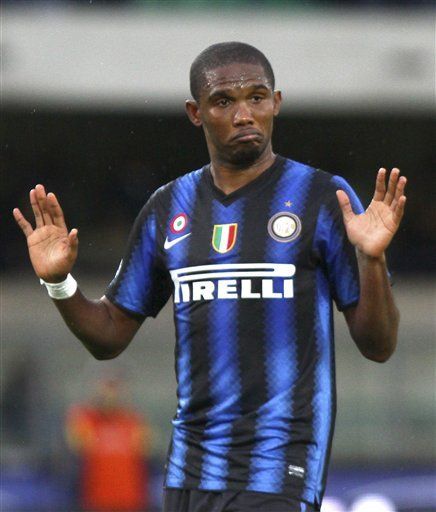 Etoo suspendido 3 partidos por cabezazo