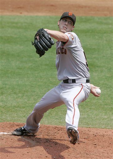 MLB: Gigantes 3, Bravos 1; triunfo de Lincecum