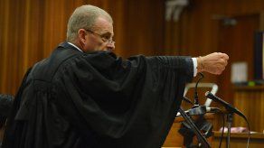 Fiscal: Pistorius ajustó mira para balear a novia