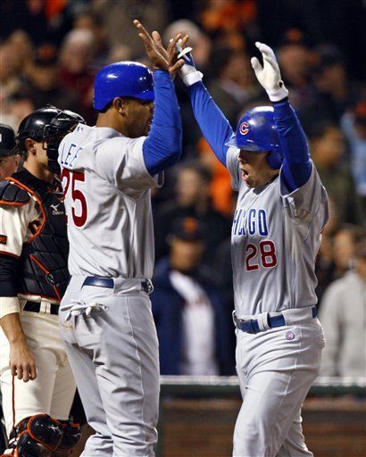 MLB: Cachorros 3, Gigantes 2; decide cuadrangular de Baker