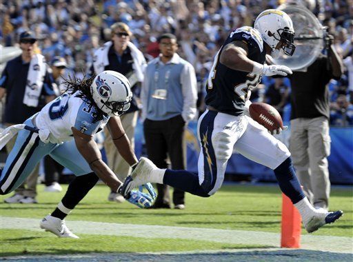 NFL: Chargers 33, Titans 25; Young se lesiona de nuevo
