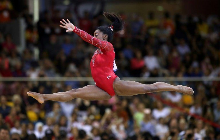 Simone Biles logra el oro en suelo, el 14º título mundial de su carrera