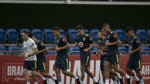 Brasil y Argentina exponen el invicto en una eliminatoria de rosas y espinas