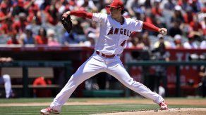 Skaggs enfría bates de Texas y Angelinos se llevan la serie