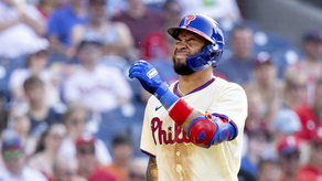 MLB: Edmundo Sosa se lesiona en la recta final de la temporada