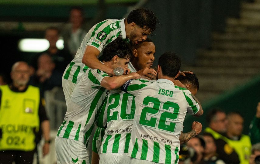 Conference League: Betis toma la delantera en semis ante Fiorentina