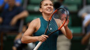 Halep pasa el rodillo sobre Mertens y ya está en cuartos de Roland Garros
