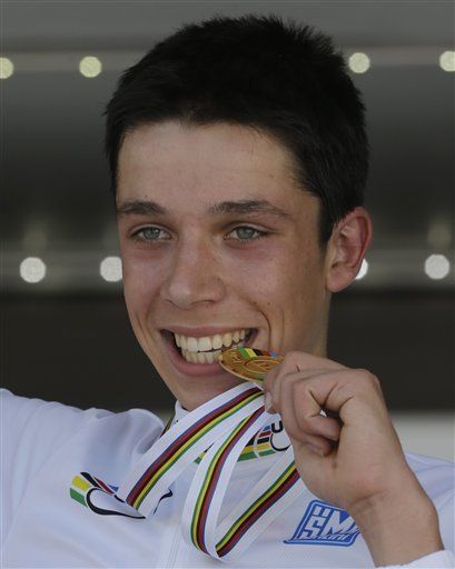 Decraene gana título juvenil en mundial ciclismo