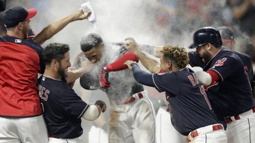 Lindor da triunfo a los Indios con jonrón en la 9na entrada