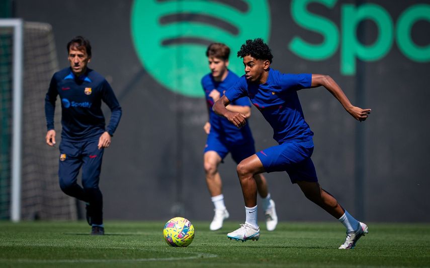 Lamine Yamal de 15 años es convocado por Xavi para el Barcelona-Atleti