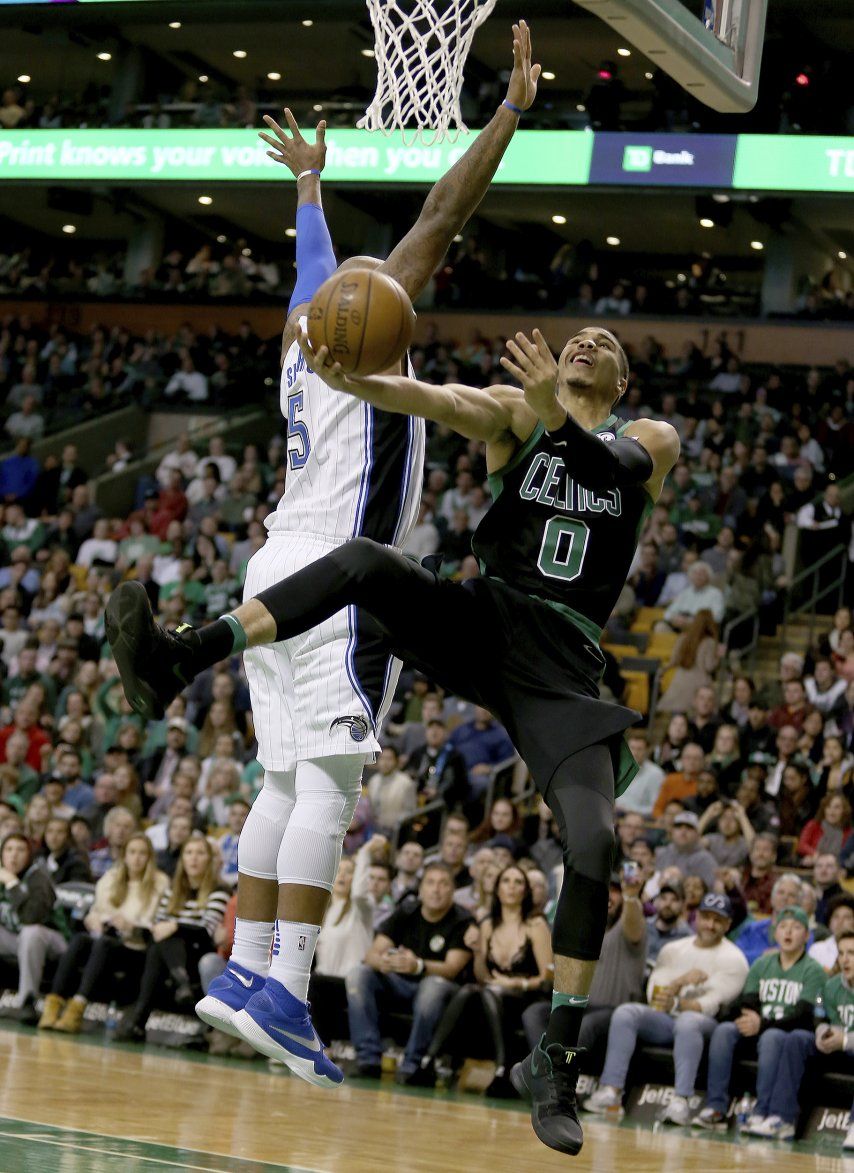 Celtics vencen sin sobresaltos 118-103 al Magic