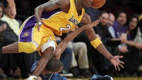 Lakers logran arrancar 8-0 por tercera vez en su historia