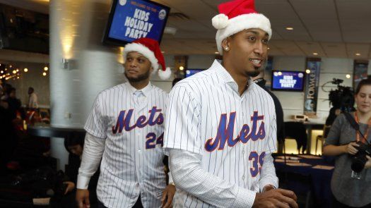 Mets prometen más fichajes al presentar a Canó y Díaz