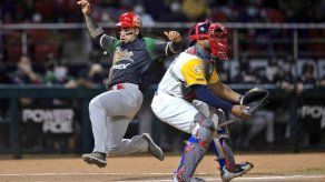 México aplasta a Colombia en apertura de la Serie del Caribe