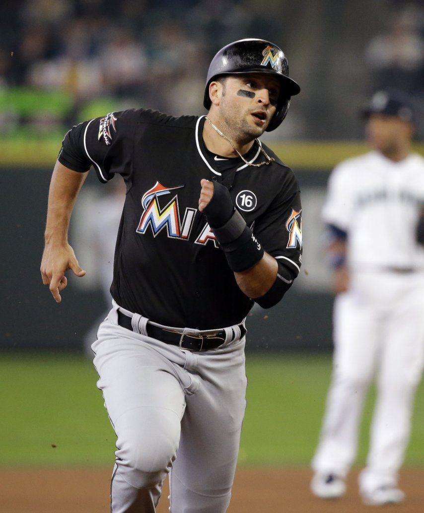 Martín Prado está contento con los Marlins