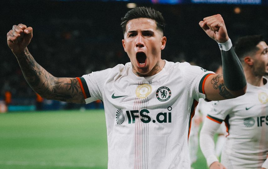 Enzo Fernández ofrece disculpas